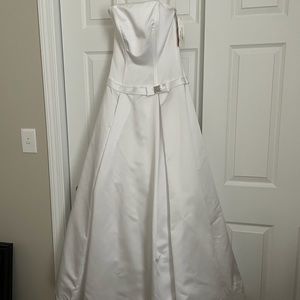 David’s Bridal Galina Wedding Dress